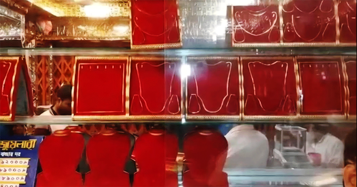 কেরাণীগঞ্জে জুম্মার নামাজের ফাঁকে স্বর্ণের দোকানে লুট