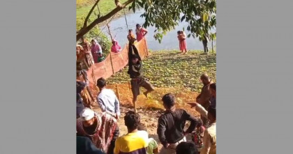 ‘চোর সন্দেহে’ দৃষ্টি প্রতিবন্ধী যুবককে গাছে ঝুলিয়ে নির্যাতন