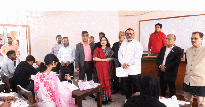 দেশের পাঁচ বিভাগে একযোগে ঢাবির ব্যবসায় শিক্ষা ইউনিটের ভর্তি পরীক্ষা অনুষ্ঠিত