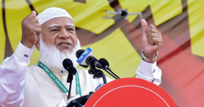 যারা এতদিন নির্বাচনের জন্য পাগল ছিলেন, তাদের এখন ভিন্ন সুর: জামায়াত আমির