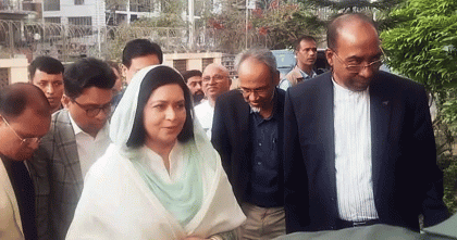 খালেদা জিয়াকে দেখতে আবারও এভারকেয়ারে ডা. জুবাইদা