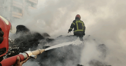 গাজীপুরে ঝুট গুদামে আগুন; এক ঘণ্টার চেষ্টায় নিয়ন্ত্রণে