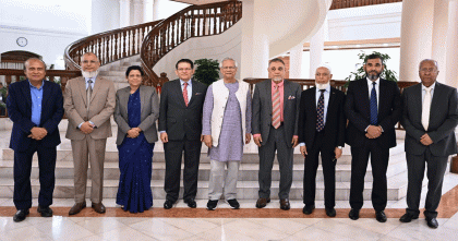 নির্বাচন ও গণভোটের প্রস্তুতি সম্পর্কে প্রধান উপদেষ্টাকে জানালেন সিইসি