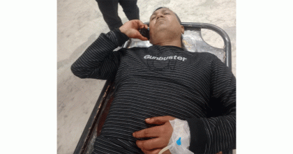 বগুড়ায়  পুলিশ কর্মকর্তাকে ছুরিকাঘাত করে পালিয়েছে  মাদক ব্যবসায়ী