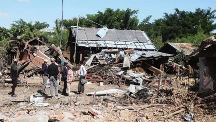 মিয়ানমারে চায়ের দোকানে জান্তার বিমান হামলায় নিহত ১৮