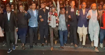 ঢাকা-টাঙ্গাইল-যমুনা সেতু মহাসড়কে বিএনপির মনোনয়ন বাতিলের দাবিতে মশাল মিছিল