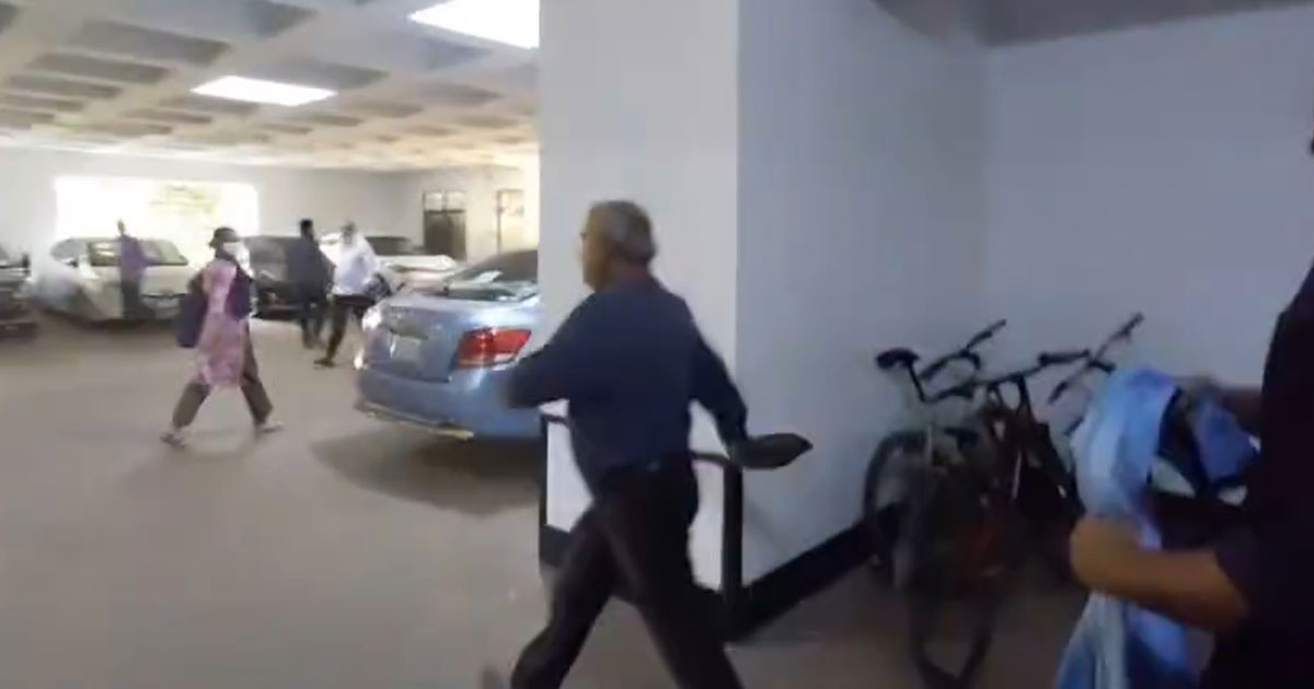 বিশ্ববিদ্যালয়ে এসে শিক্ষার্থীদের ধাওয়া খেয়ে পালালেন বয়কটে থাকা ঢাবি অধ্যাপক