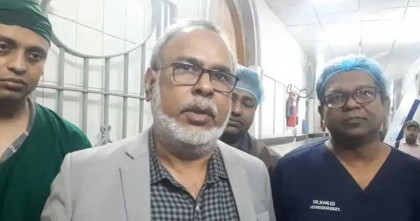 হাদির অবস্থা ‌সংকটাপন্ন, তিনি বেঁচে আছেন: ডা. জাহিদ হাসান