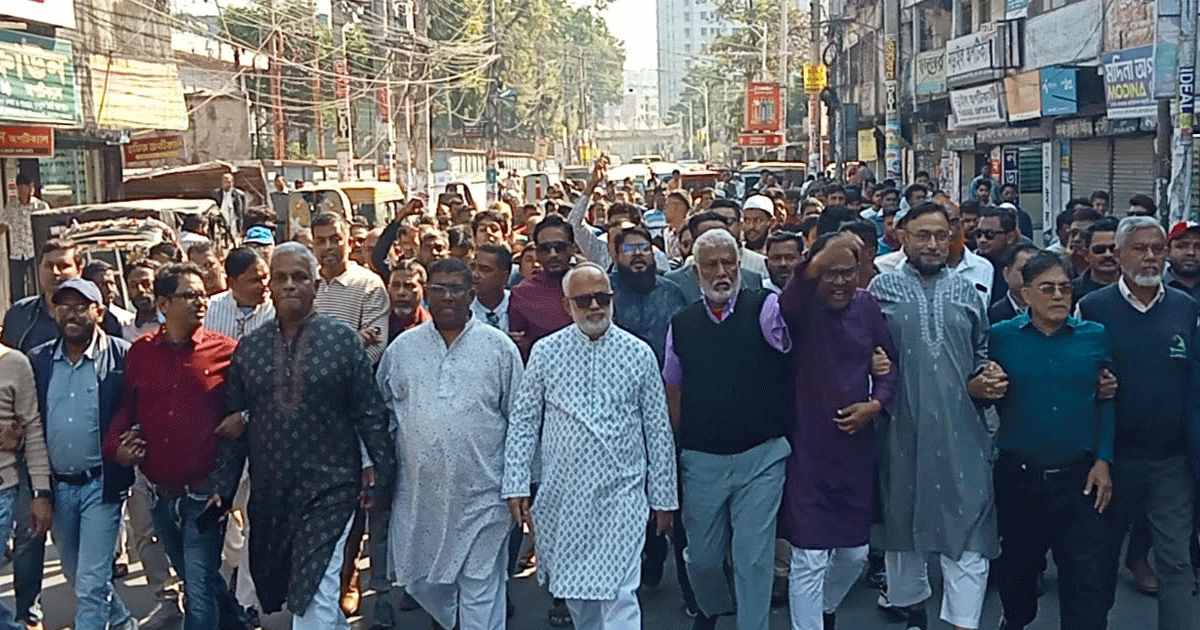 ওসমান হাদীর ওপর সন্ত্রাসী হামলার প্রতিবাদে খুলনায় বিএনপি প্রার্থীর বিক্ষোভ