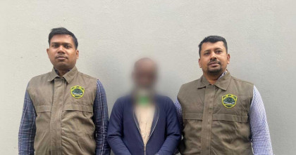 কাকরাইল মোড়ে ট্রাফিক পুলিশকে ২০০ মিটার টেনে নেয়া সিএনজি চালককে গ্রেপ্তার করেছে সিটিটিসি