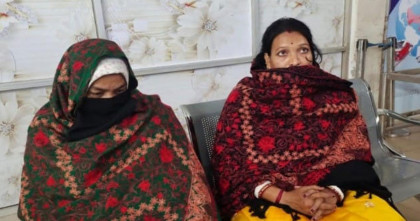 বেনাপোল চেকপোস্টে ১৭ লাখ  টাকাসহ দুই ভারতীয় নাগরিক আটক