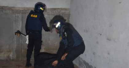 গাইবান্ধায় গ্রামীণ ব্যাংকের সামনে থেকে চারটি অবিস্ফোরিত ককটেল উদ্ধার