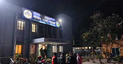 পাবনায় মাহফিলে দোকান বসানো নিয়ে বিরোধে এক যুবককে ছুরিকাঘাতে হত্যা