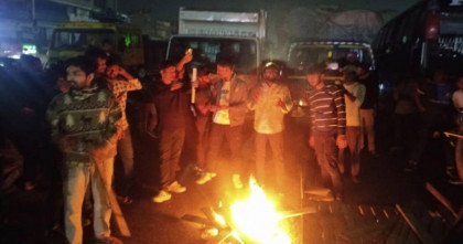 গাজীপুরে ওসমান হাদির মৃত্যুতে বিক্ষোভ ও অগ্নিসংযোগ 