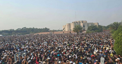 কয়েক লাখ মানুষের অংশগ্রহণে স্মরণকালের সবচেয়ে বড় জানাজা শহীদ হাদির