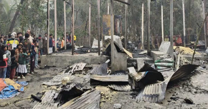 লক্ষ্মীপুরে ঘরে তালা মেরে দুর্বৃত্তদের আগুন, প্রাণ গেল শিশুর