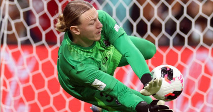 ভাঙা হাত নিয়েই টাইব্রেকারে পিএসজি গোলকিপারের বীরত্ব 