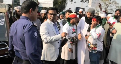 চুয়াডাঙ্গায় শহীদ হাদীর হত্যাকারীদের বিচারের দাবীতে বিক্ষোভ সমাবেশে এসিল্যান্ডের বাধা