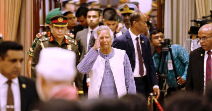 ড. মুহাম্মদ ইউনূসের নেতৃত্বে অন্তর্বর্তী সরকার: সংকটকালে দেশের হাল ধরার চেষ্টা