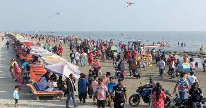 পর্যটকের পদচারণায় মুখর কুয়াকাটা, ফিরেছে প্রাণচাঞ্চল্য