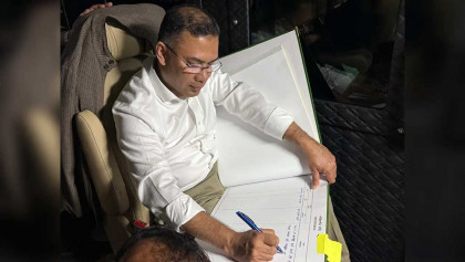 জাতীয় স্মৃতিসৌধের পরিদর্শন বইতে কি লিখলেন তারেক রহমান