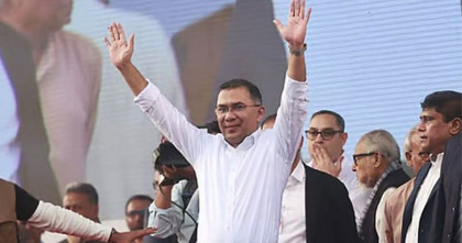 ঢাকা-১৭ আসনে বিএনপির প্রার্থী হিসেবে তারেক রহমানের মনোনয়ন দাখিল