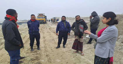 নদী থেকে বালু উত্তোলন করে বিক্রির অপরাধে দুজনকে অর্থদণ্ড  