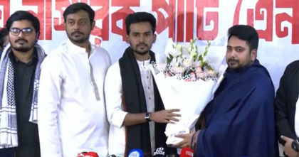 এনসিপিতে যোগ দিলেও নির্বাচনে অংশ নেবেন না আসিফ