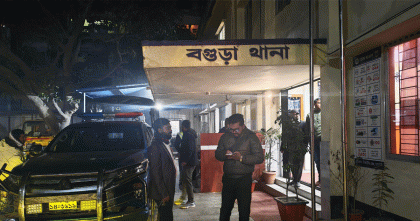 বগুড়ায় ওয়ারেন্টভুক্ত আসামিকে গ্রেপ্তারে গিয়ে পুলিশ সদস্য আহত