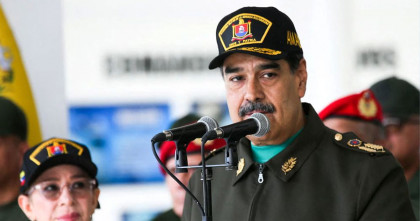 ভেনেজুয়েলায় মার্কিন সামরিক হামলা, সস্ত্রীক প্রেসিডেন্ট মাদুরো আটক