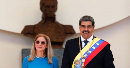 মাদুরো ও তার স্ত্রীকে নেয়া হচ্ছে নিউইয়র্কে