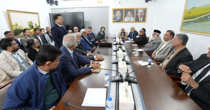 শীর্ষ ব্যবসায়ী ও শিল্প উদ্যোক্তাদের সঙ্গে তারেক রহমানের মতবিনিময়