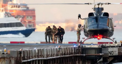 নিউইয়র্কের কোর্টে তোলা হলো মাদুরোকে