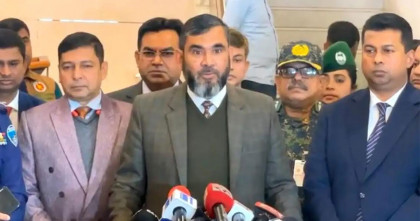 নির্বাচনকে ঘিরে অপতথ্য ও গুজব রোধে সবাইকে সতর্ক থাকতে হবে: ইসি সানাউল্লাহ