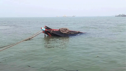 মেঘনায় ট্রলারডুবিতে ৪ জেলে নিখোঁজ