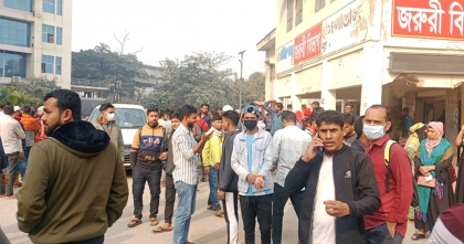 টঙ্গীতে ফের দুই পোশাক কারখানায় শতাধিক শ্রমিক অসুস্থ, হাসপাতালে ভর্তি