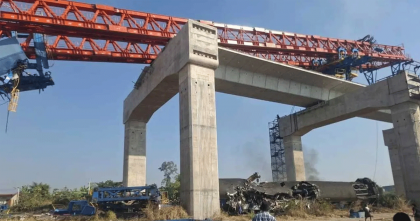 থাইল্যান্ডে চলন্ত ট্রেনের ওপর ক্রেন ভেঙে পড়ে নিহত ২২