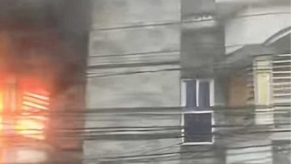 উত্তরায় ভবনে আগুন লেগে তিনজনের মৃত্যু