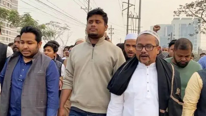 নারায়ণগঞ্জে গণভোটে ‘হ্যাঁ’ ভোটের পক্ষে হাসনাত আব্দুল্লাহর গণসংযোগ