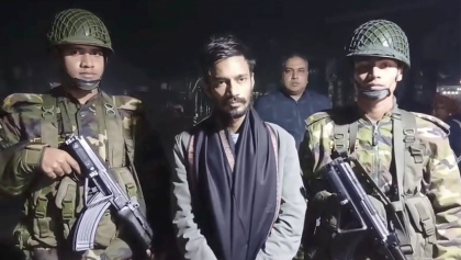 বাগেরহাটে যৌথ বাহিনীর অভিযানে মাদকসহ যুবক আটক