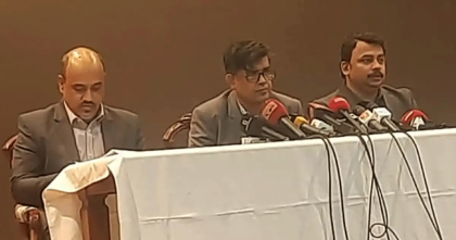 নির্বাচনের আগে লুট হওয়া অস্ত্র শীঘ্রই উদ্ধারের নির্দেশ প্রধান উপদেষ্টার