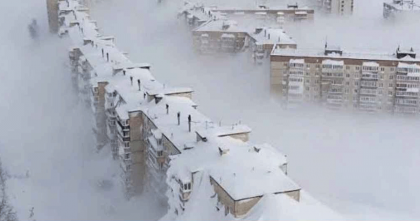 রাশিয়ায় রেকর্ডভাঙা তুষারপাত, বরফে অচল কামচাটকা