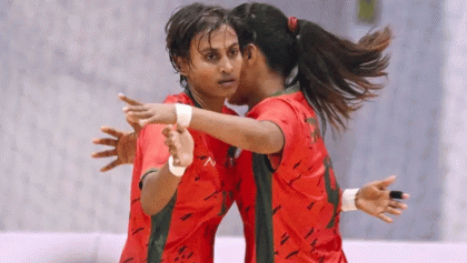 শ্রীলংকাকে হারিয়ে শীর্ষে উঠলেন সাবিনারা