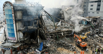 পাকিস্তানে এক দোকান থেকে ৩০ জনের অগ্নিদগ্ধ মরদেহ উদ্ধার