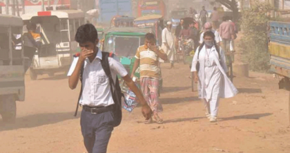 ঢাকার বায়ু আজ অস্বাস্থ্যকর, দূষণে শীর্ষে