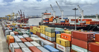 অনির্দিষ্টকালের ধর্মঘট শুরু, অচল চট্টগ্রাম বন্দর