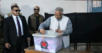 ভোট দিলেন প্রধান উপদেষ্টা ড. মুহাম্মদ ইউনূস 