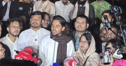 অবিলম্বে দেশের নৈরাজ্য বন্ধের আহ্বান আসিফ মাহমুদের