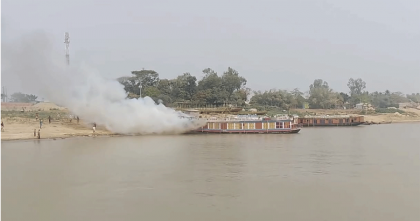 সুনামগঞ্জে পর্যটকবাহী হাউসবোট ‘মাছরাঙা’য় আগুন