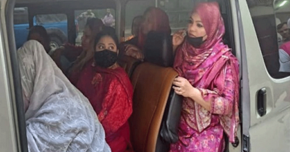 ধানমন্ডিতে ঝটিকা মিছিল, মহিলা আ. লীগের সাত নেতাকর্মী গ্রেপ্তার 